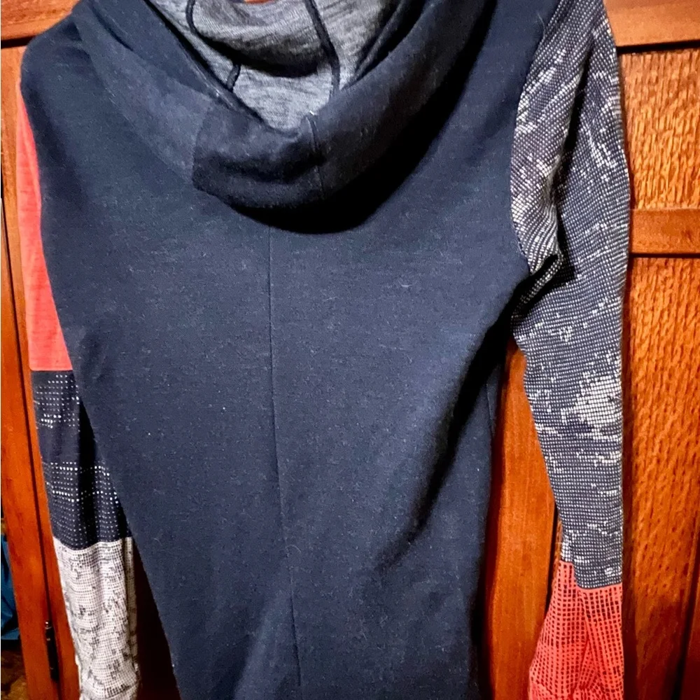 Icebreaker Women's Navy Blue and Red Jacket - Picture 3 of 7